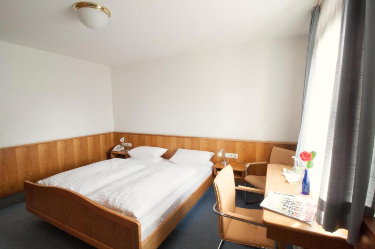 Hotel Krone Straßdorf Schwäbisch Gmünd Exterior foto